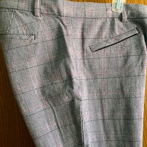 Gap signature stretch ankle pants.